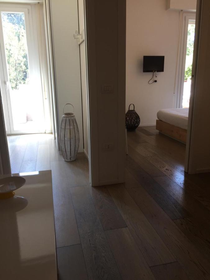 Suite Mare Centro 佩萨罗 外观 照片