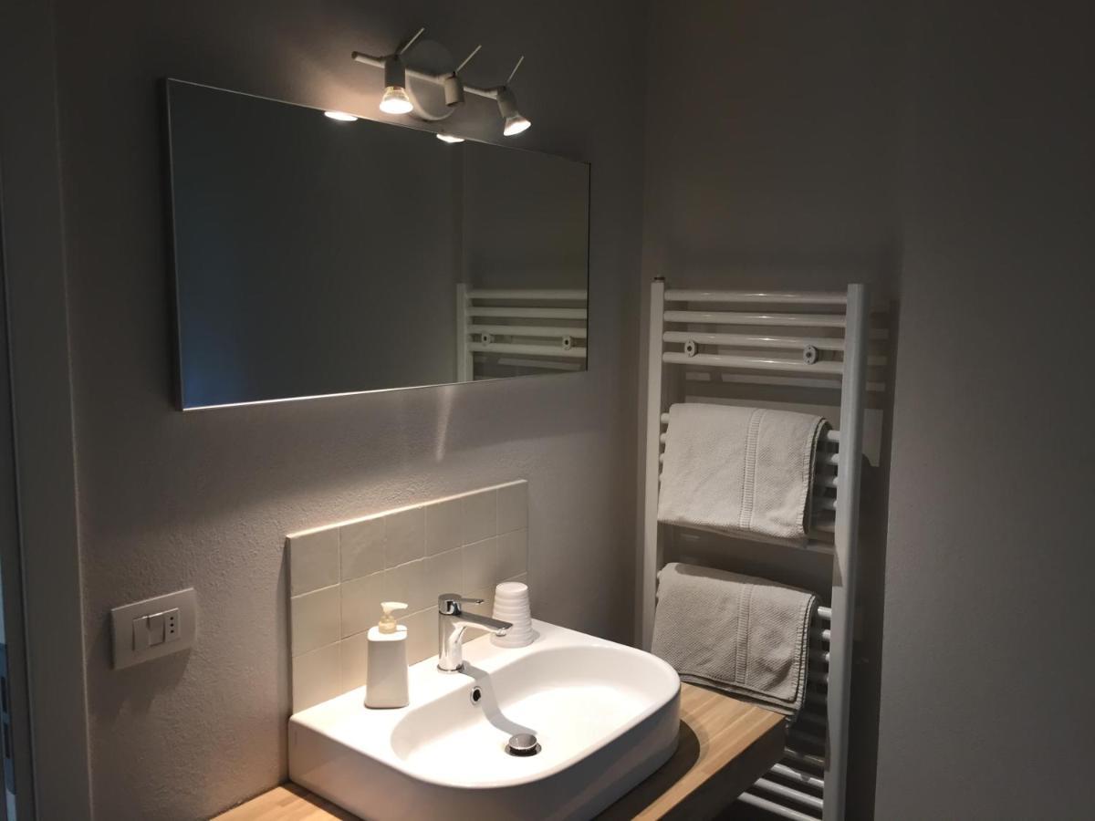 Suite Mare Centro 佩萨罗 外观 照片