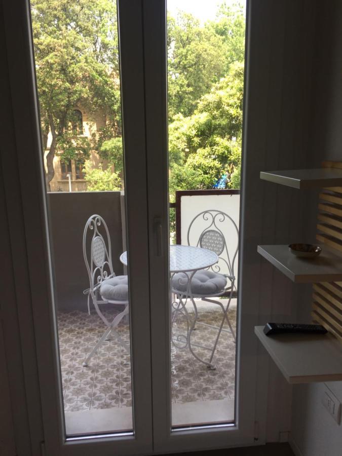 Suite Mare Centro 佩萨罗 外观 照片