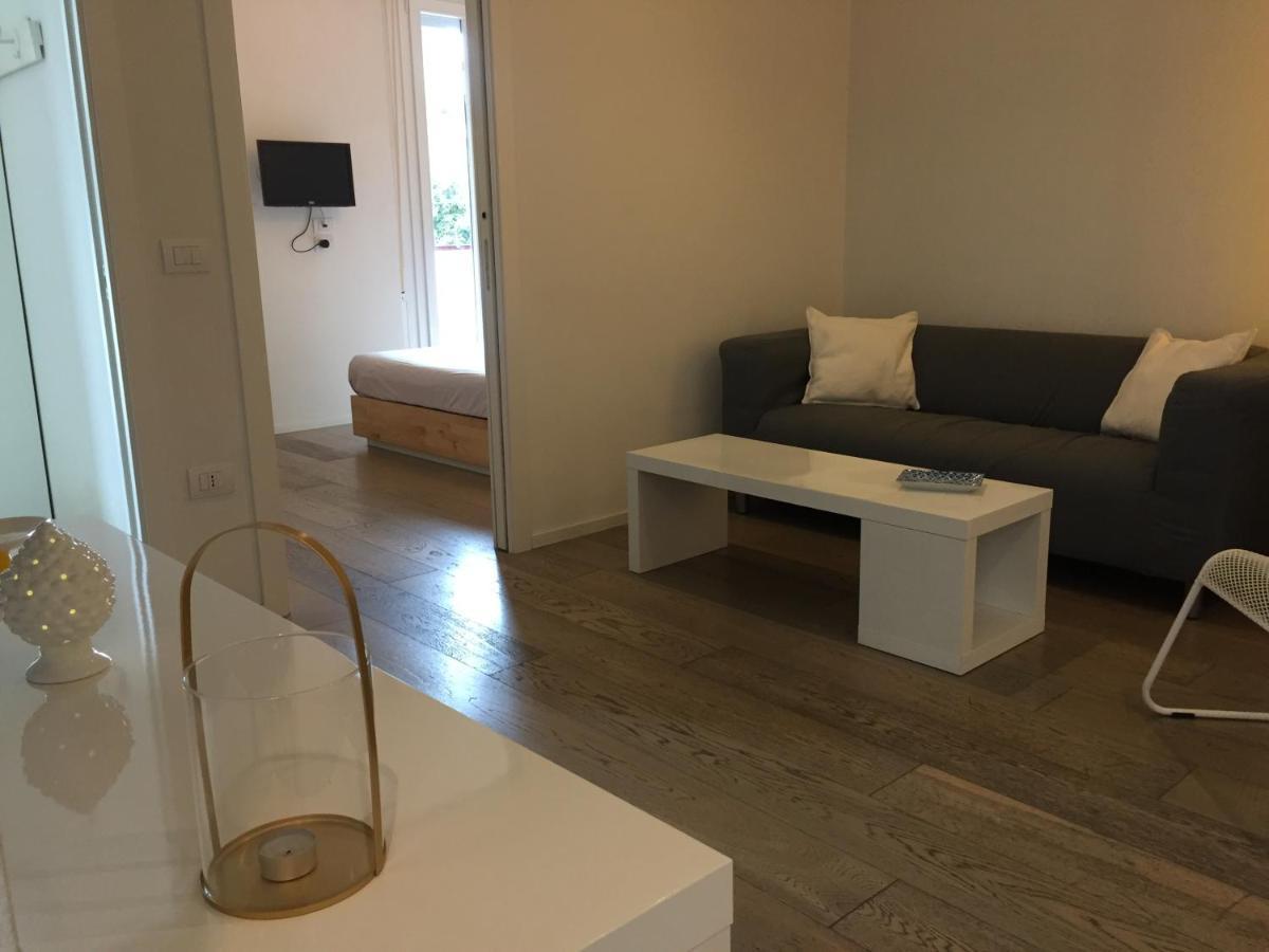 Suite Mare Centro 佩萨罗 外观 照片