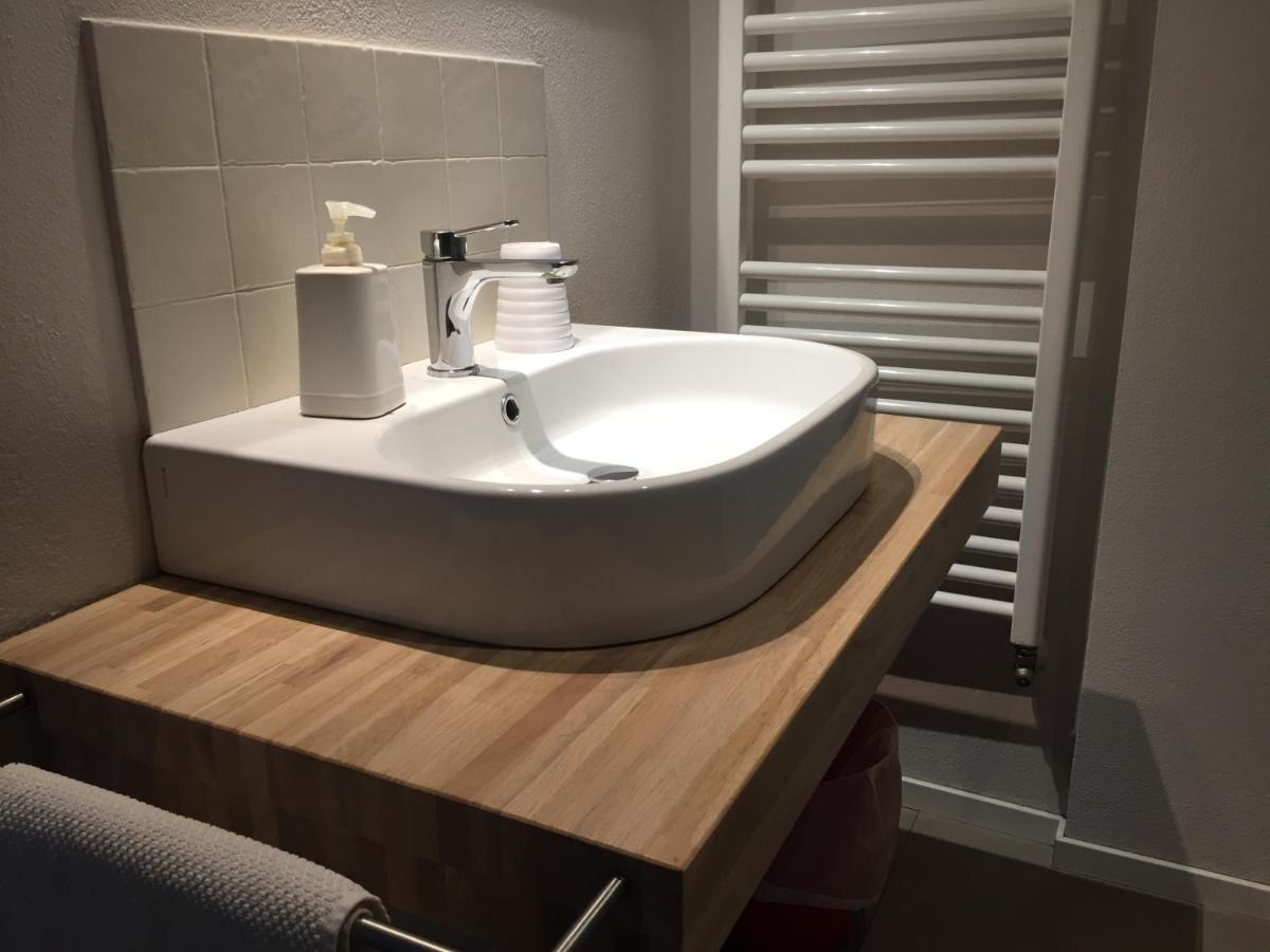 Suite Mare Centro 佩萨罗 外观 照片