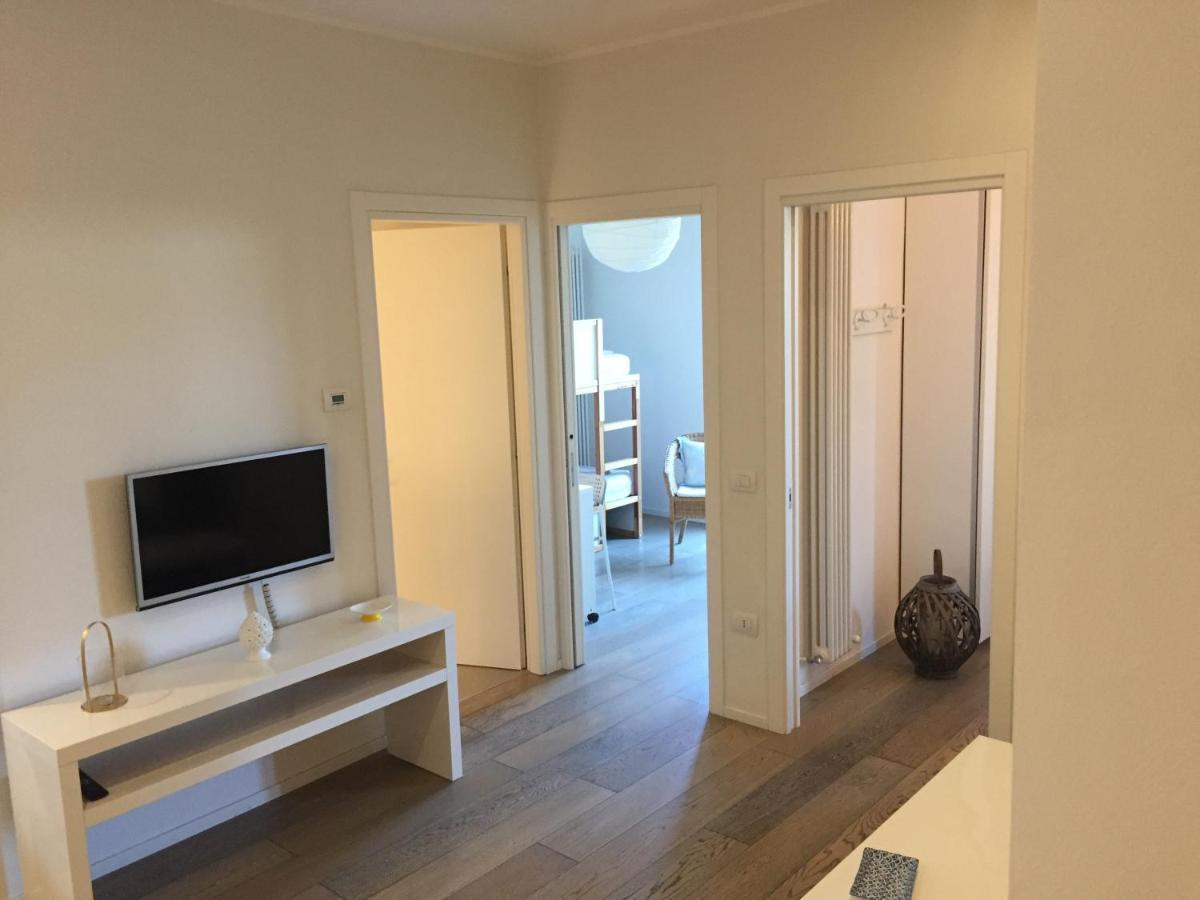 Suite Mare Centro 佩萨罗 外观 照片