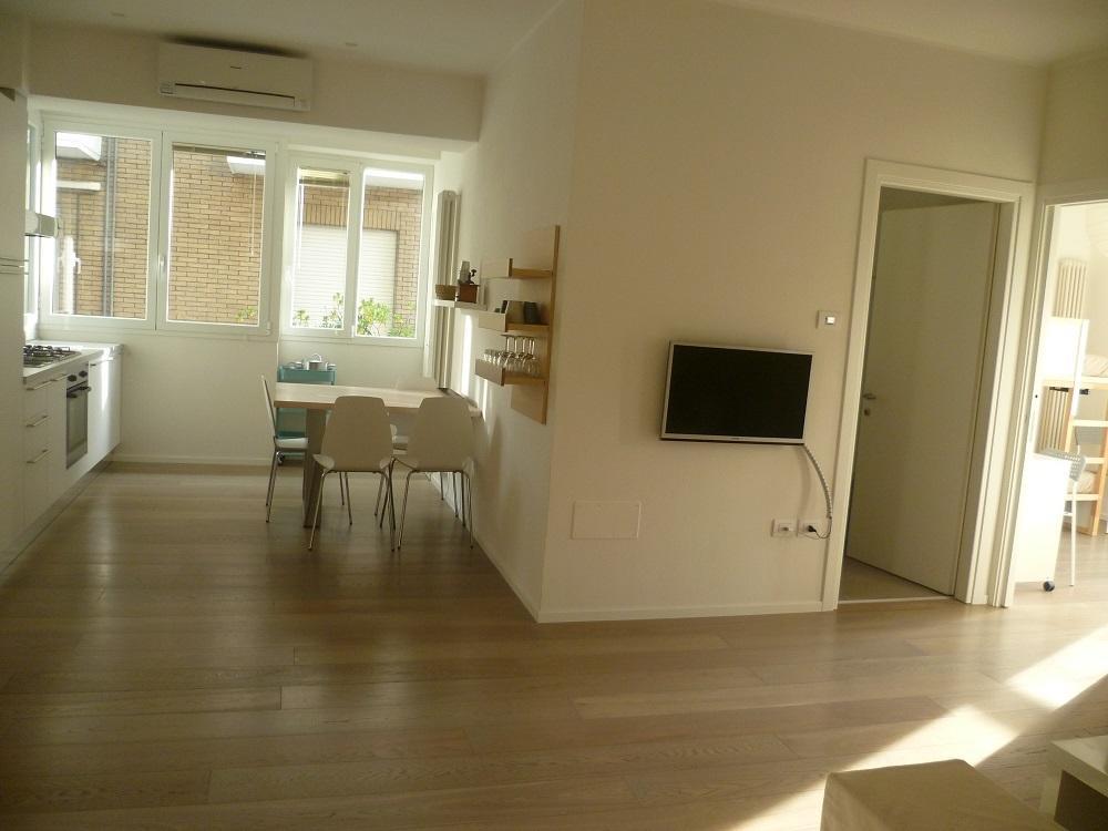 Suite Mare Centro 佩萨罗 外观 照片